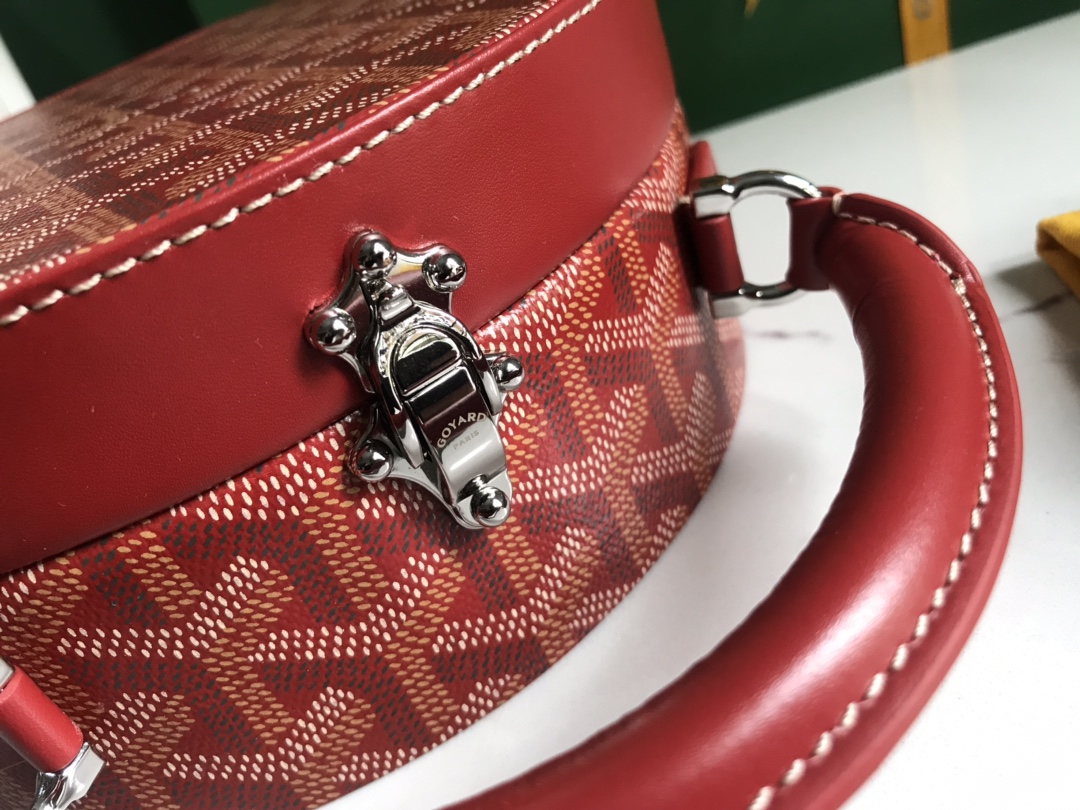 The Alto Hatbox Trunk Bag In Red